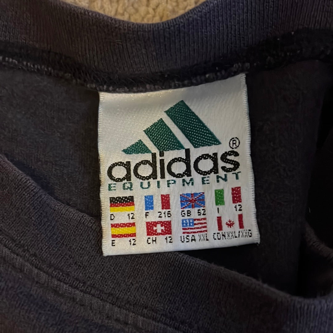 Camiseta Adidas de los 90 - XL - 25” x 31.5”