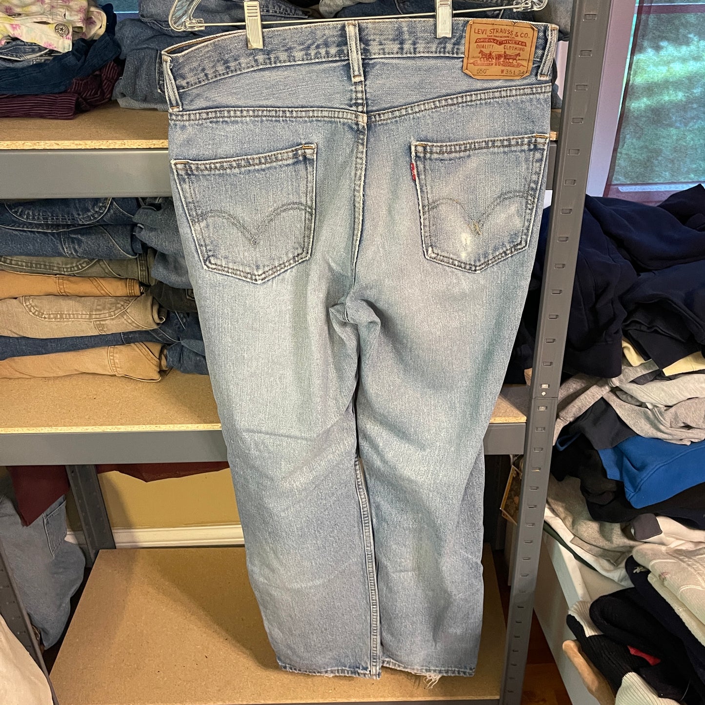 Levi 550 36" x 33"