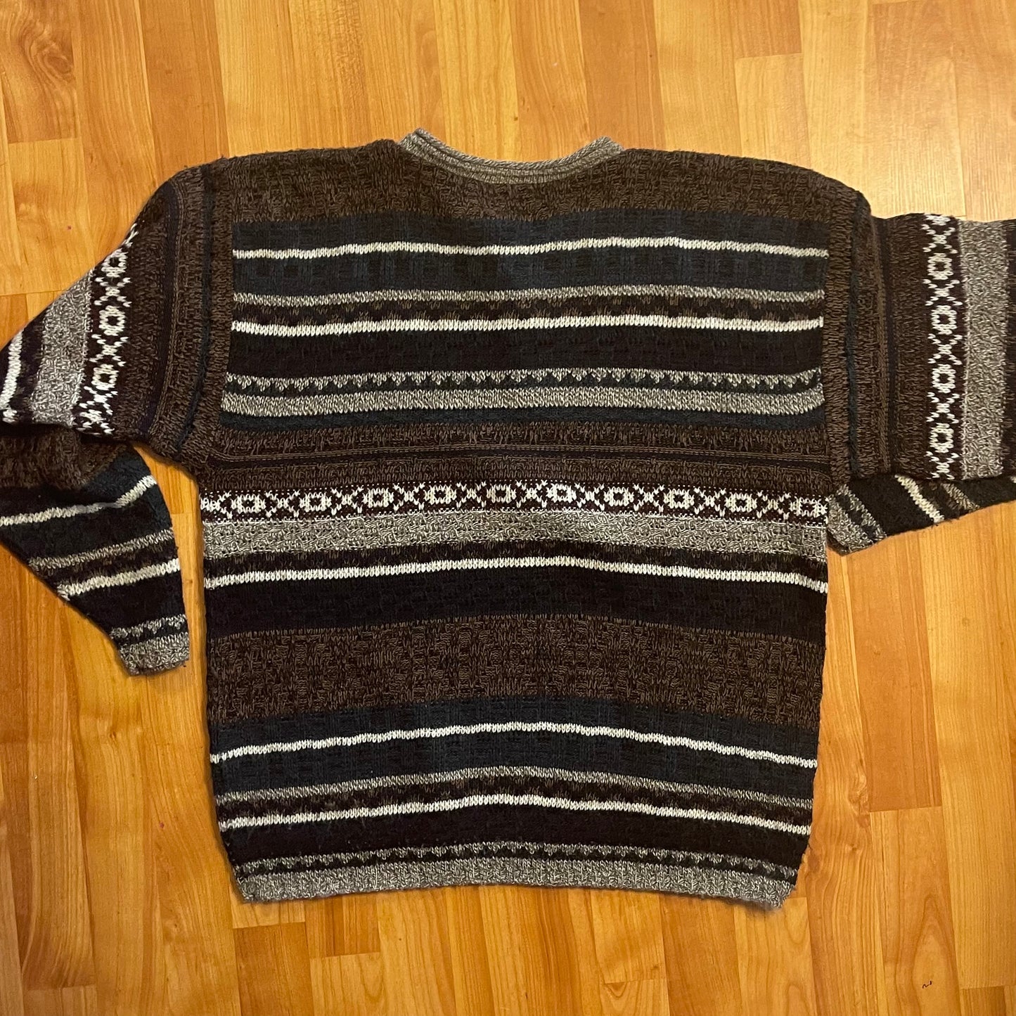 Made in USA Sweater - L