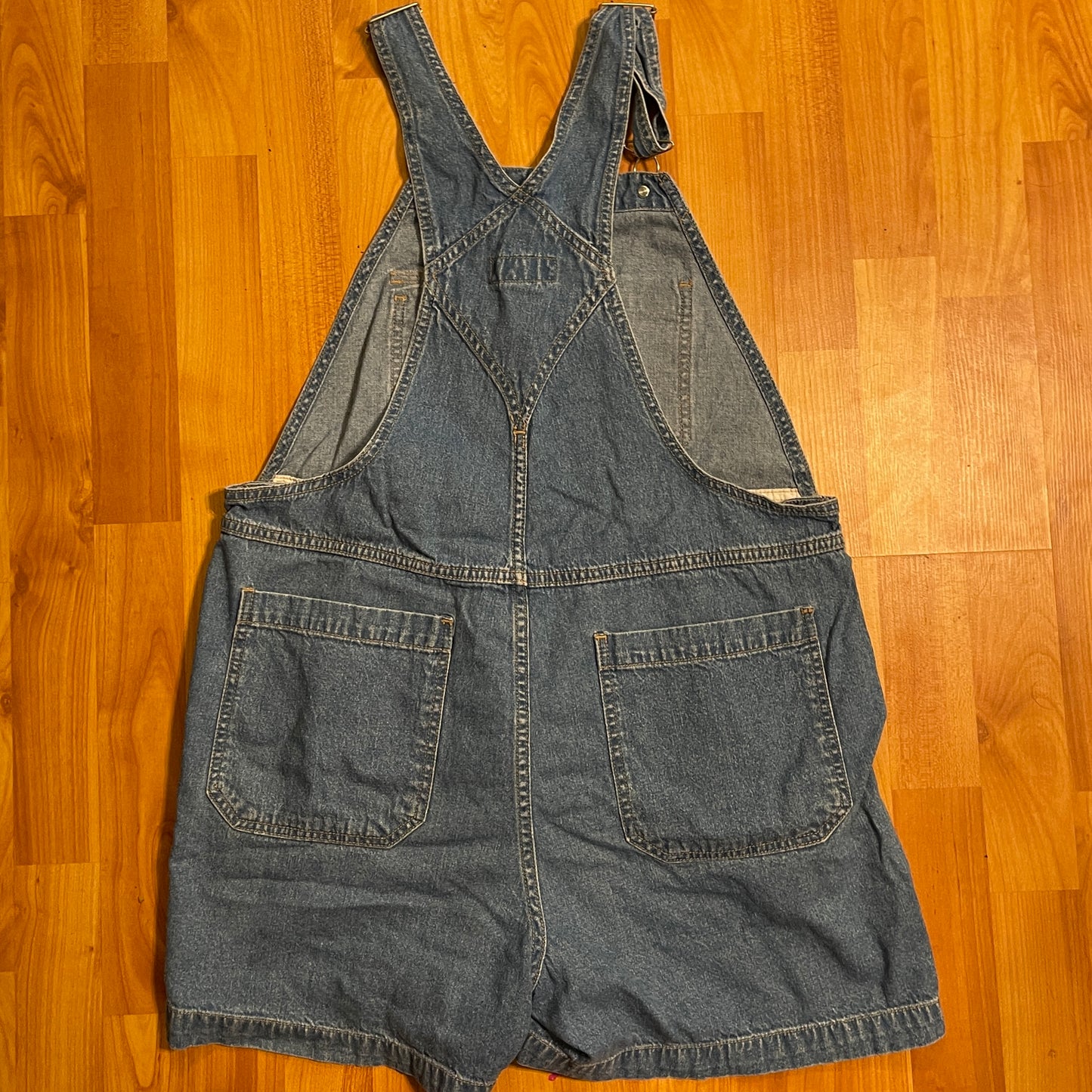 Shorteralls Xhiliration - Etiquetado L Medida 35" x 5"