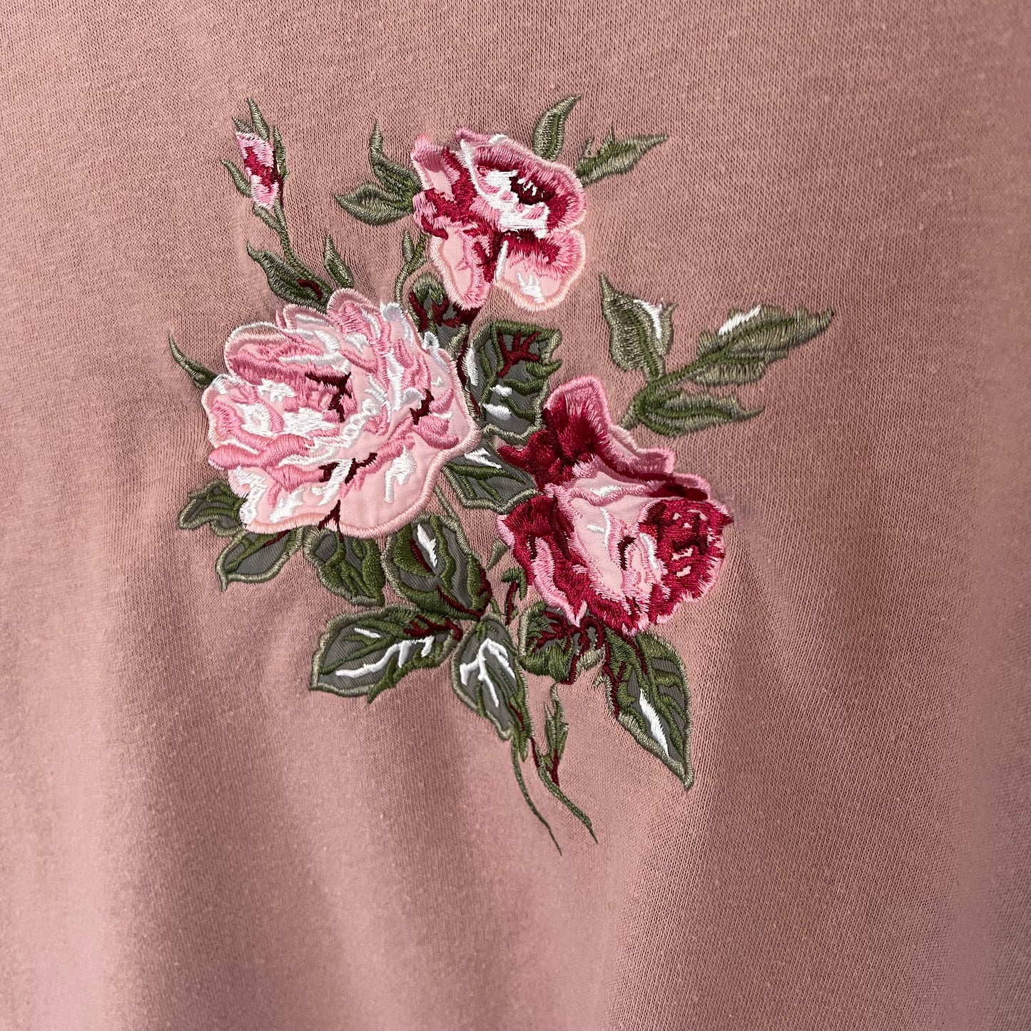 Flower Embroidered Crewneck - M
