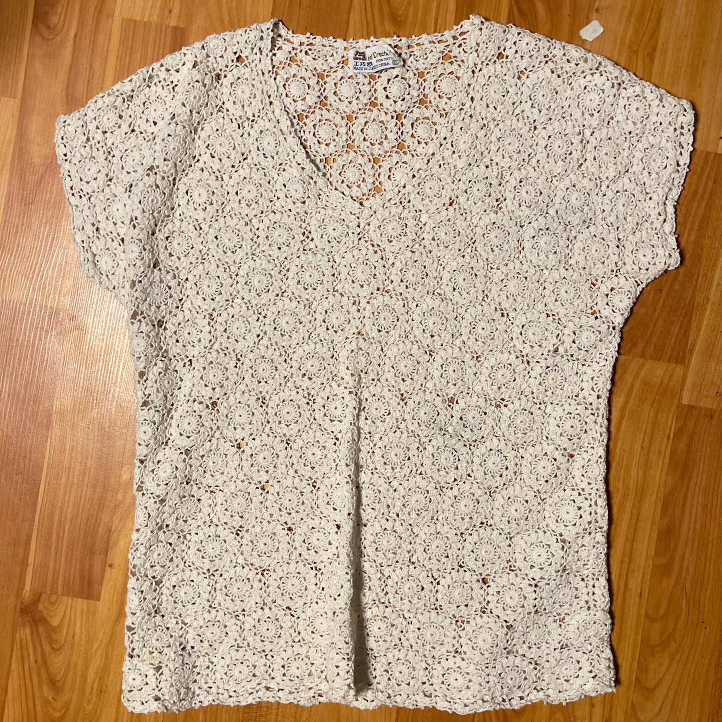 Camiseta de ganchillo hecha a mano en China de los años 80 - 16 "x 21"