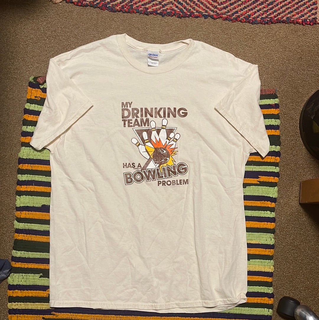 Camiseta del equipo bebiendo - 22" x 29"