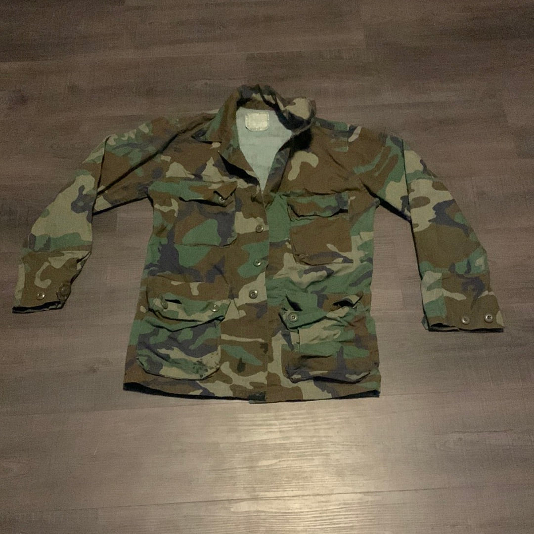 Camisa militar - Mediana - 20” x 29”