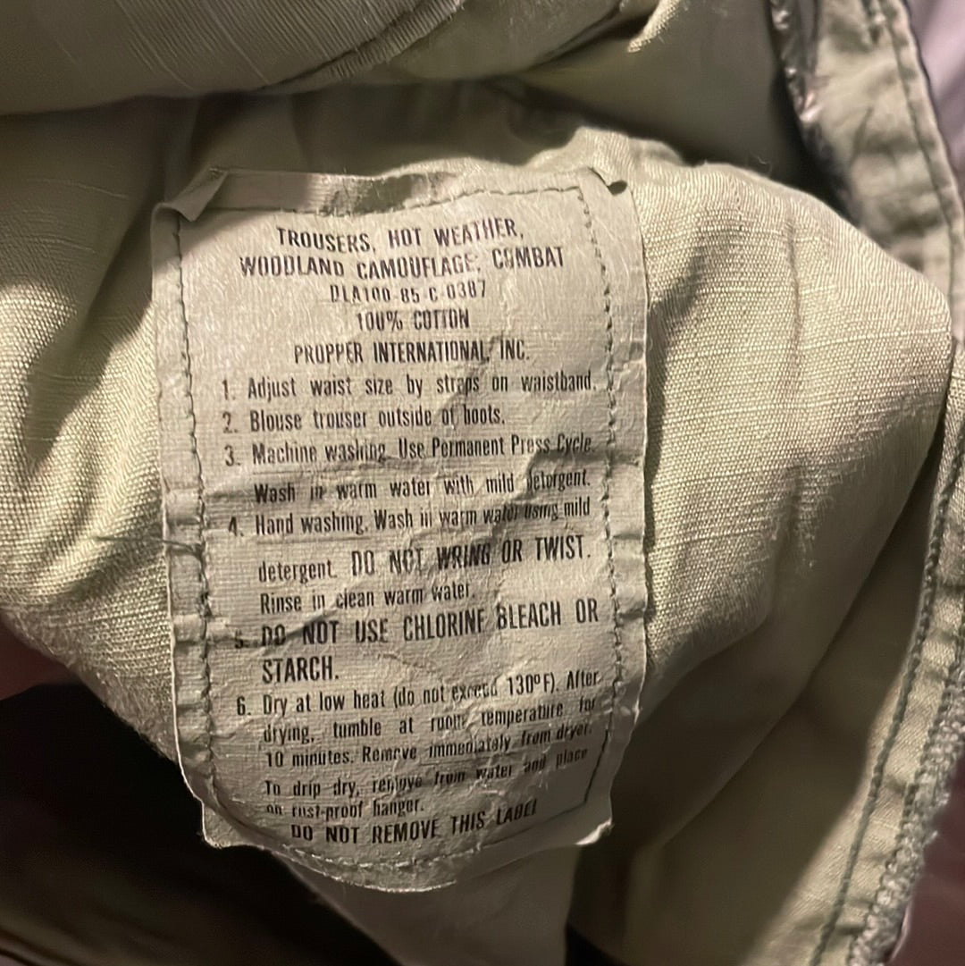 Pantalones camuflados de los 80 - 34” x 34”