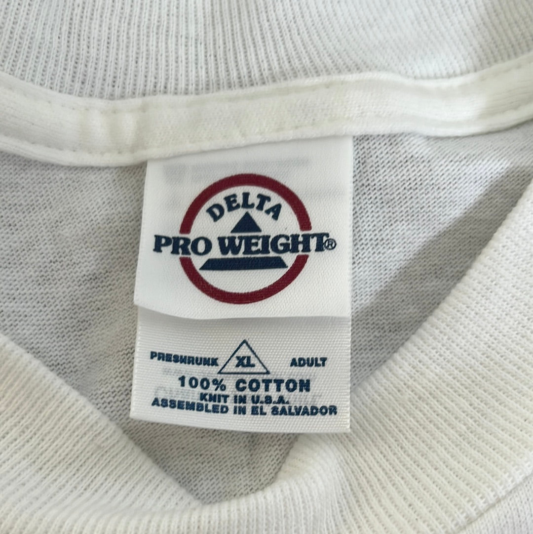 Camiseta Delta Bush World Tour 2003 - Grande - 23" x 30.5"