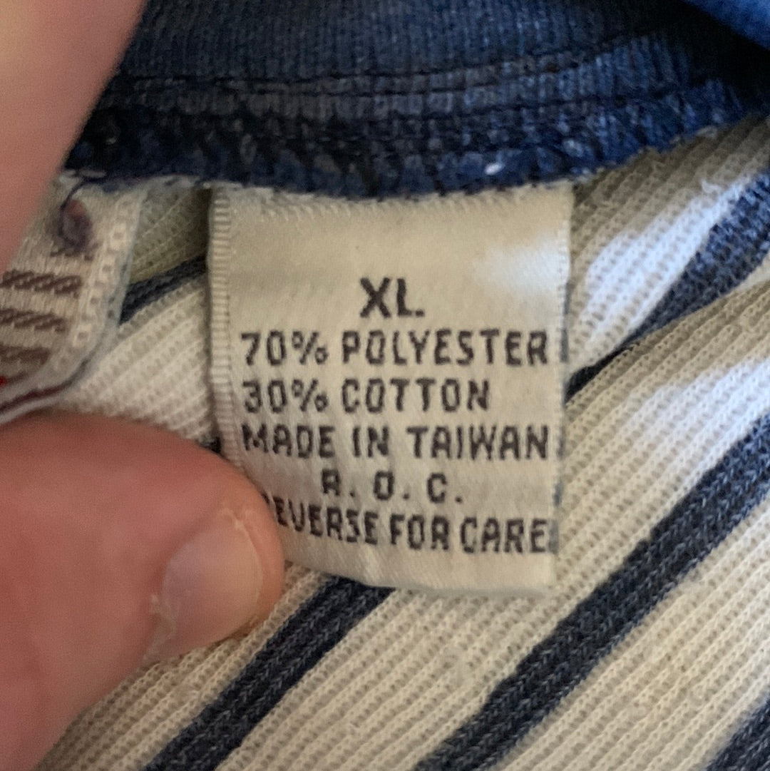 Cuello redondo de los 80 - Grande - 23.5” x 25.5”