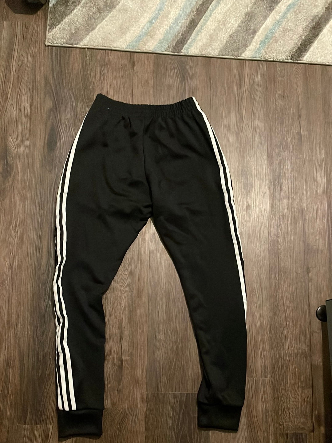 Pantalones deportivos adidas - 28” x 30”