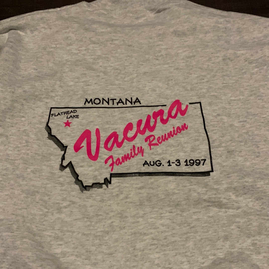 Camiseta de cuello redondo Vacura Family Reunion de los años 90 - 24" x 31"