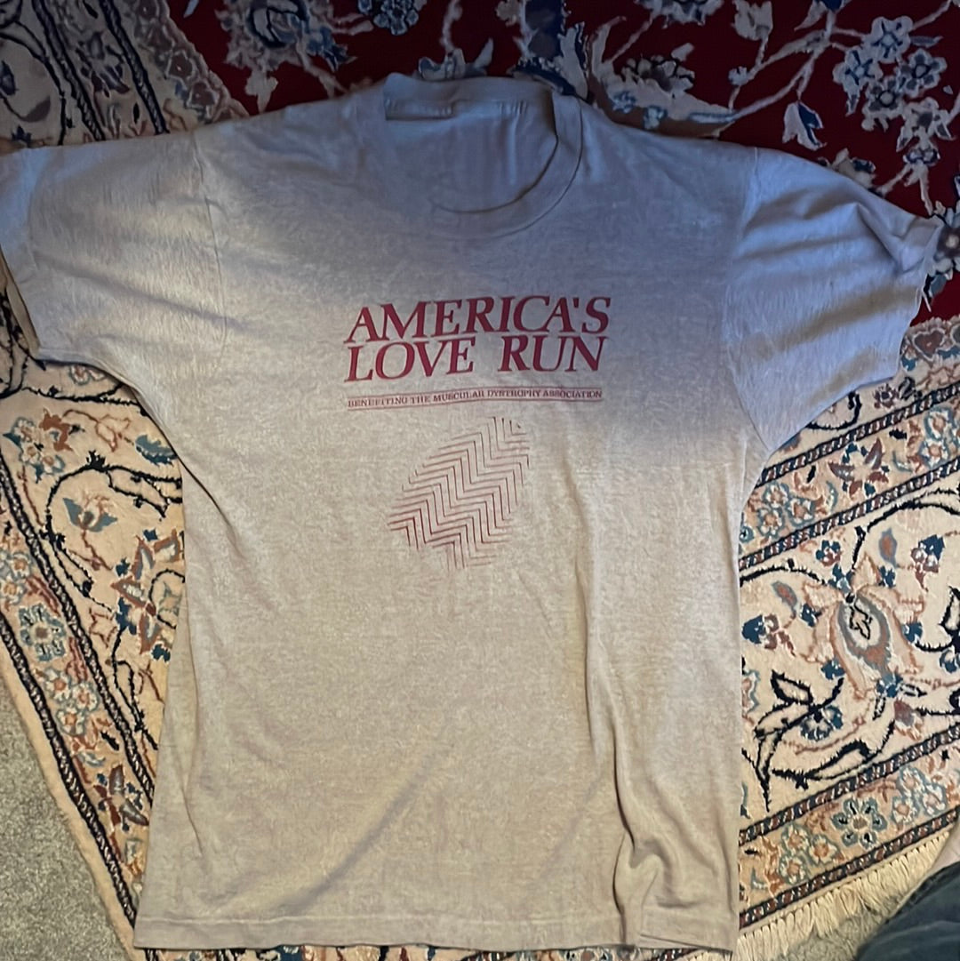Camiseta Americas Love Run de los años 80 - 20" x 28"