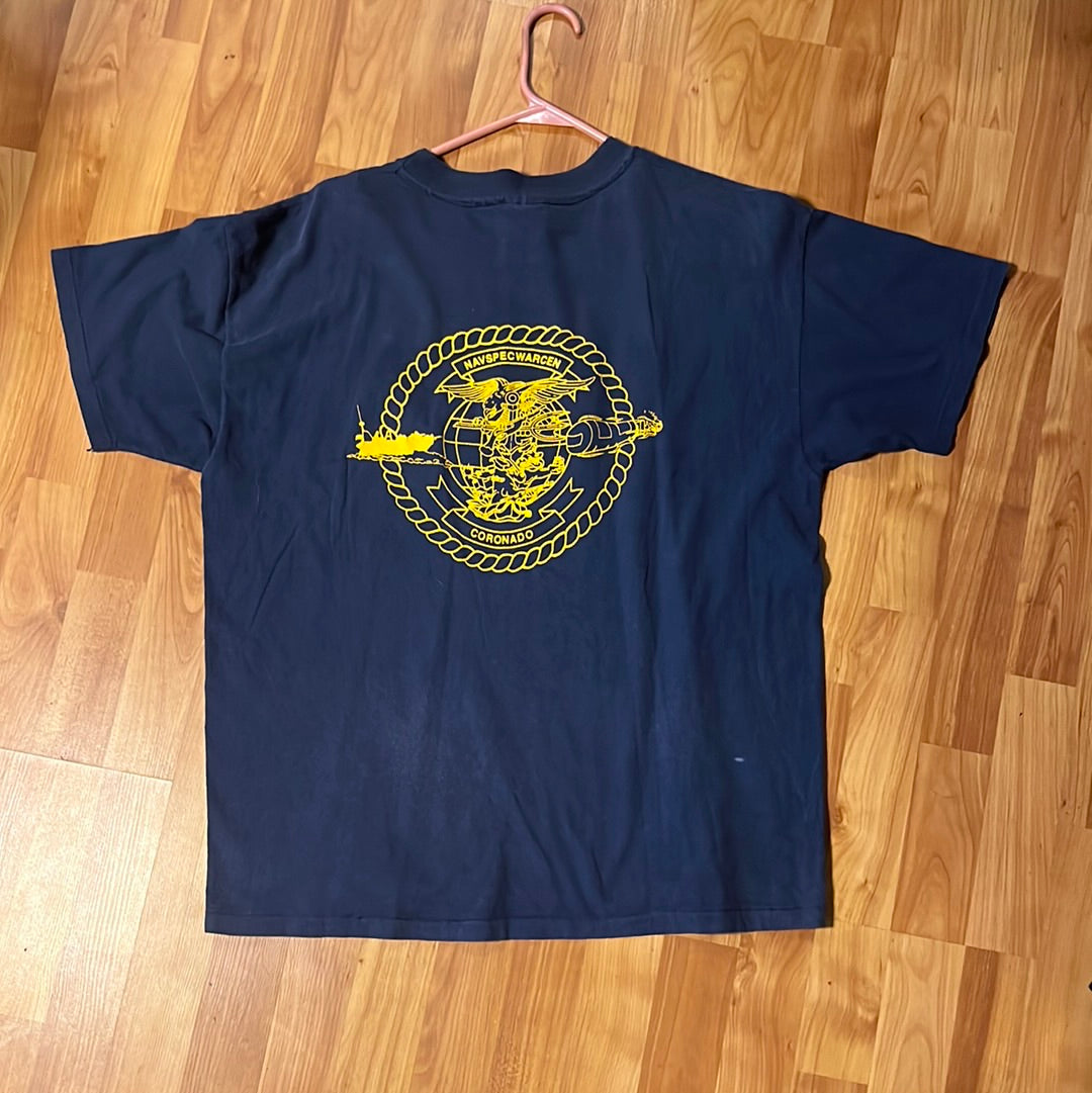 Camiseta Beefy Navspecwarcen de los 90 - 23" x 27"