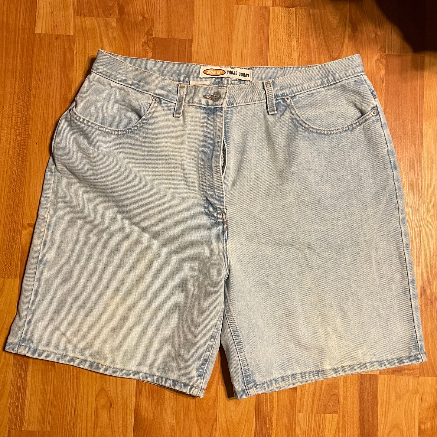 Jorts Faded Glory de los 90 - 34 x 7.5”