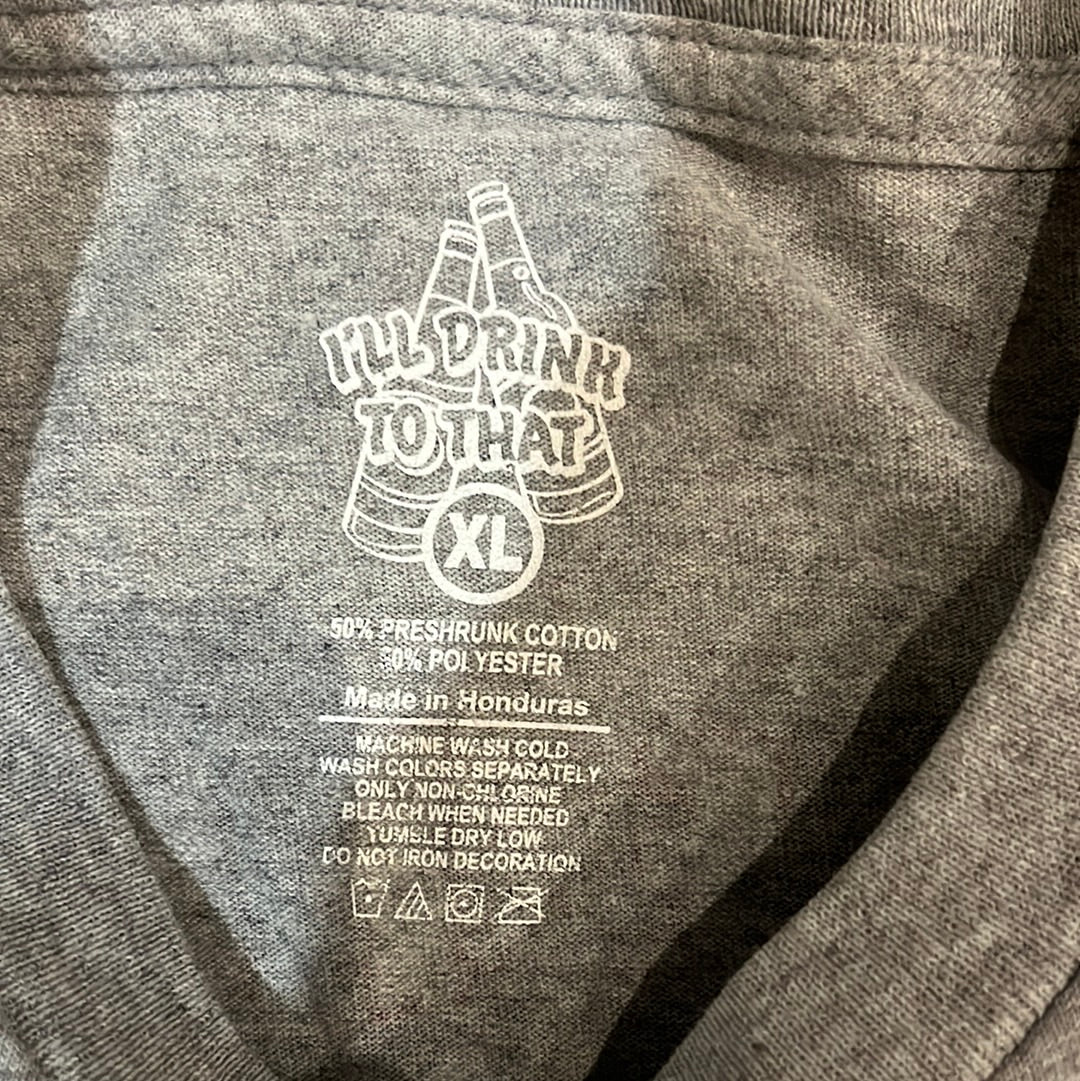 El tiempo vuela cuando estás bebiendo ron Camiseta - 23" x 31.5"