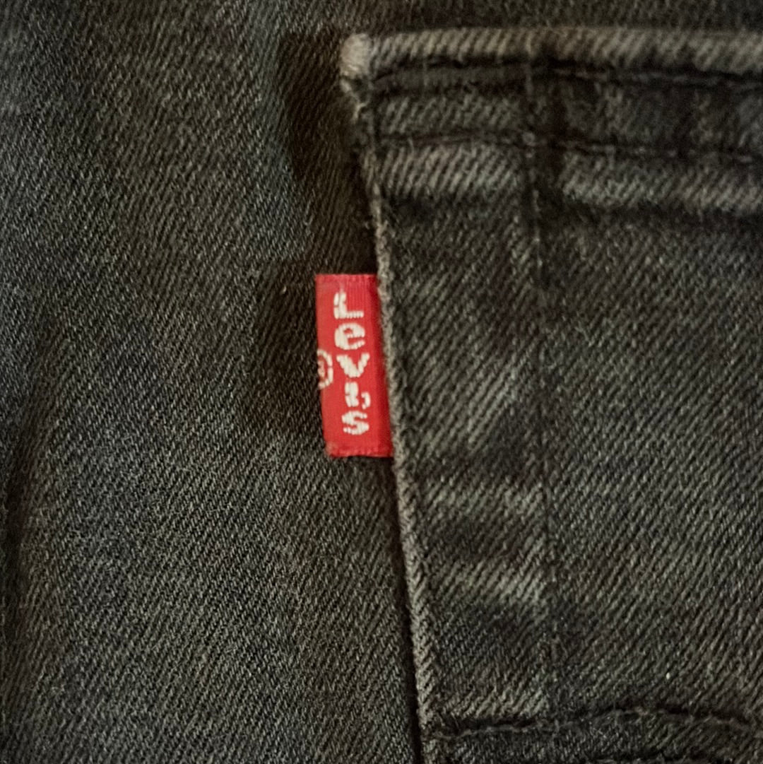 Levis - 31” x 28.5”