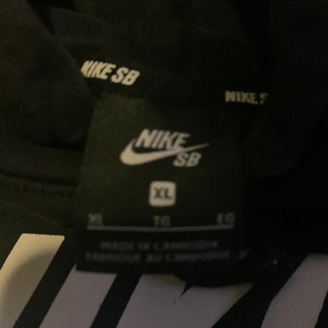 Nike Sb Hoodie - Medium - 21.5” x 27.5”