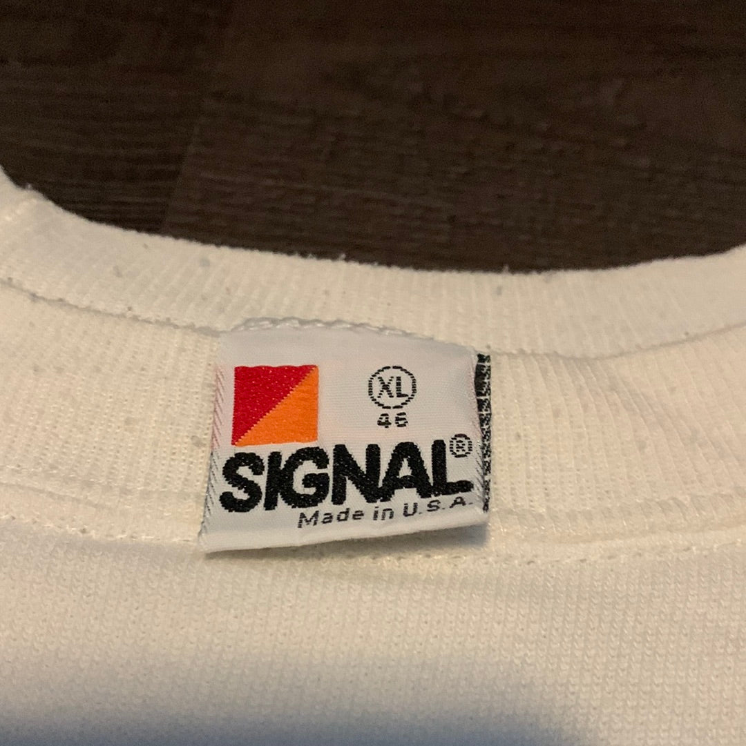 Cuello redondo Signal de los 90 - 22” x 23.5”