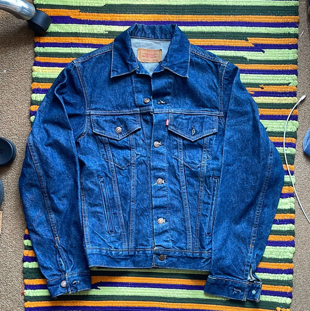 Chaqueta vaquera Levi de los años 80 - 17" x 25"