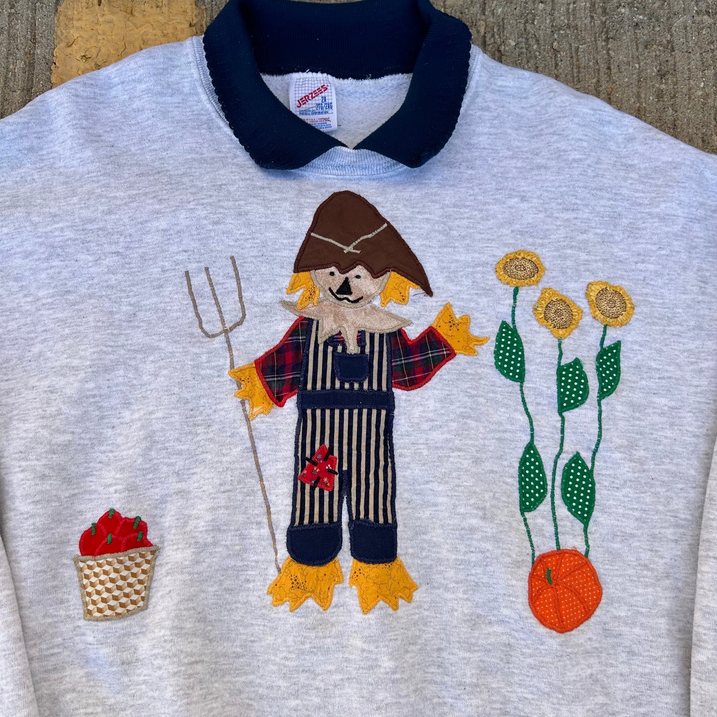 90’s Autumn Scarecrow Collared Crewneck Sweatshirt - Large - 23" x 25"