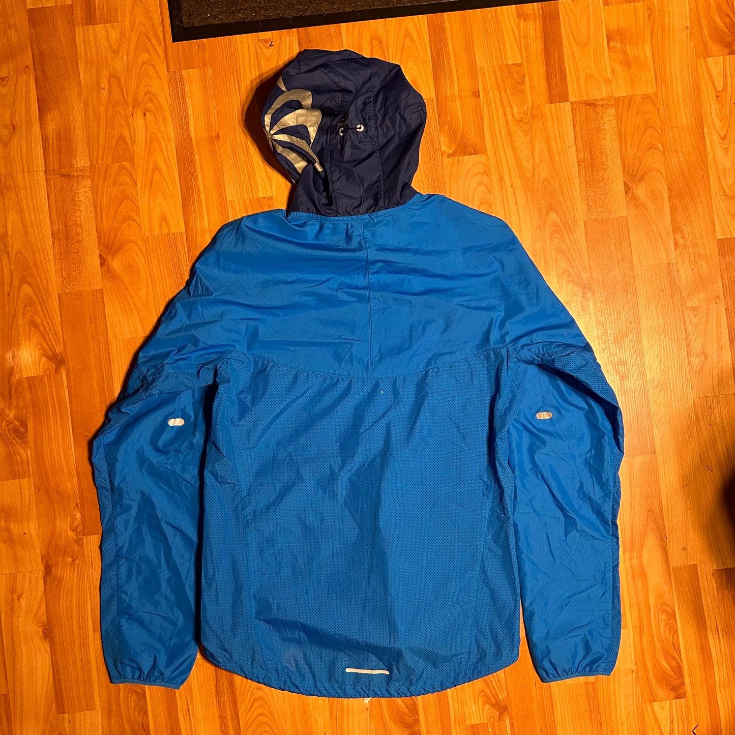 Nike Windbreaker Running Jacket - Small - 18” x 23”