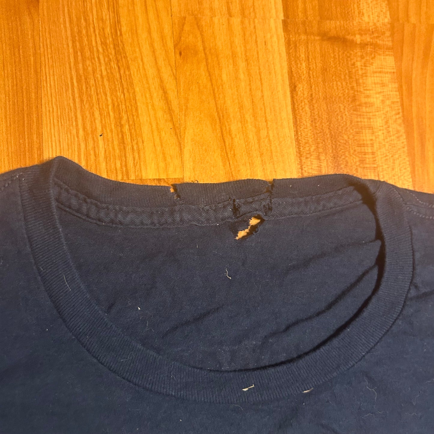 2018 Daytona 500 NASCAR Racing Navy Tshirt - Large - 23” x 28”