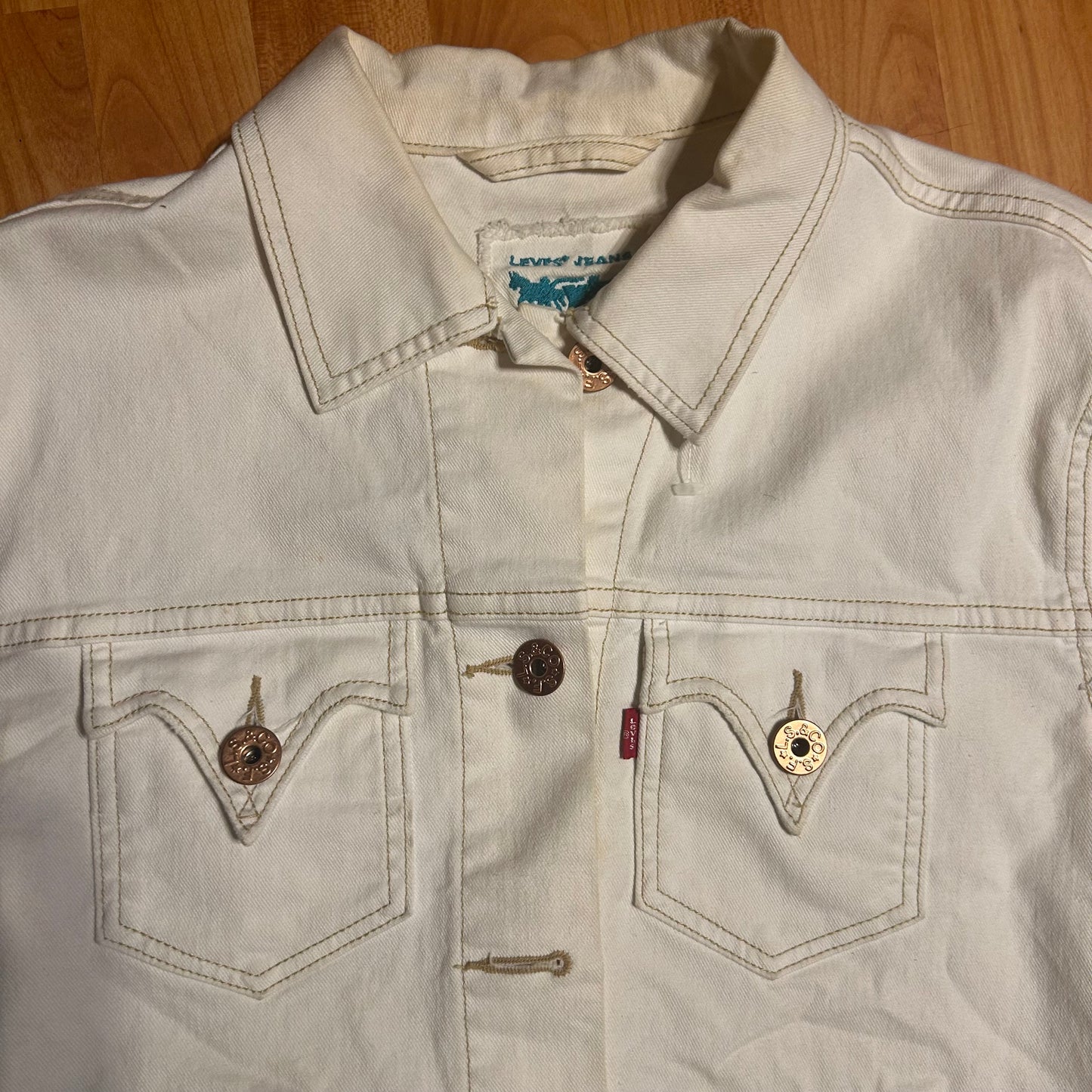 Levi's White Denim Button Up Jean Jacket - Large - 22” x 21.5”