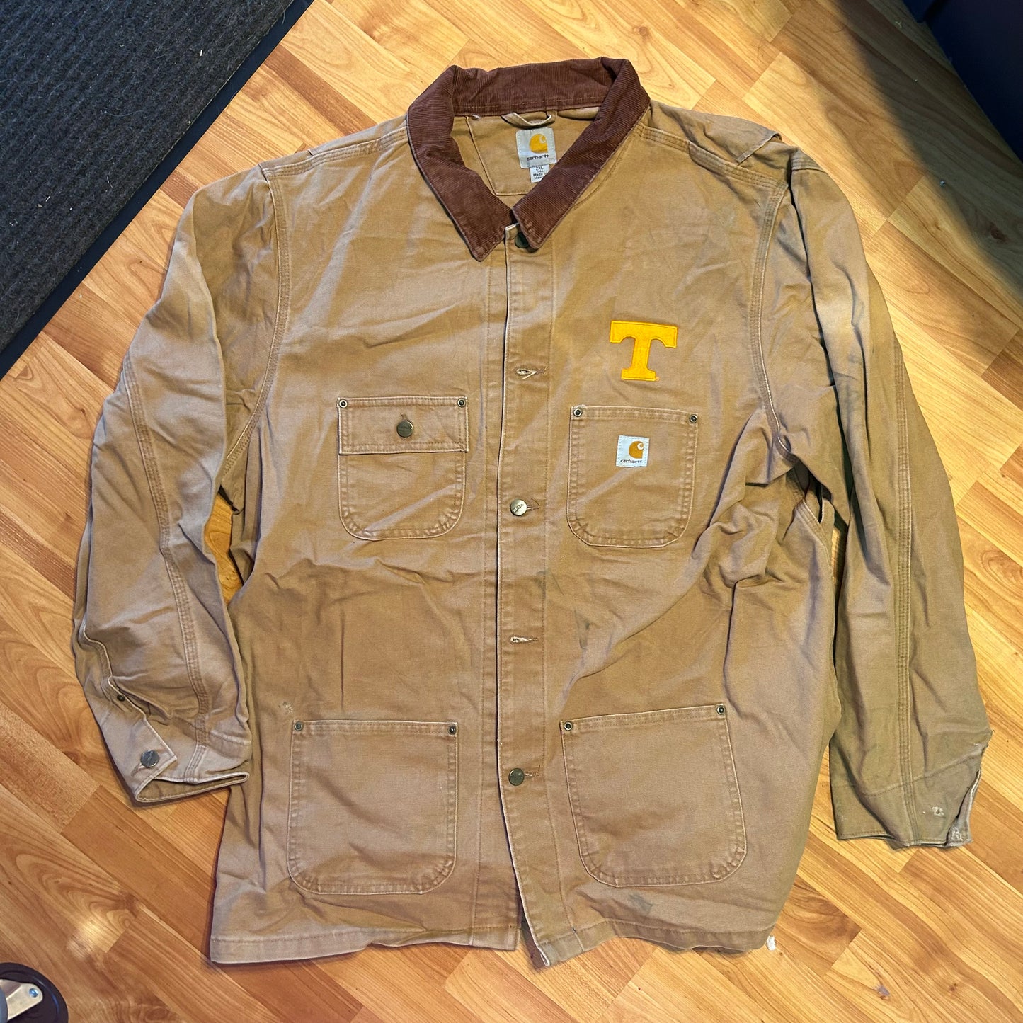 Carphartt Carhartt Corduroy Collar Chore Coat Tennessee Volunteers Jacket - XLarge - 26” x 34”