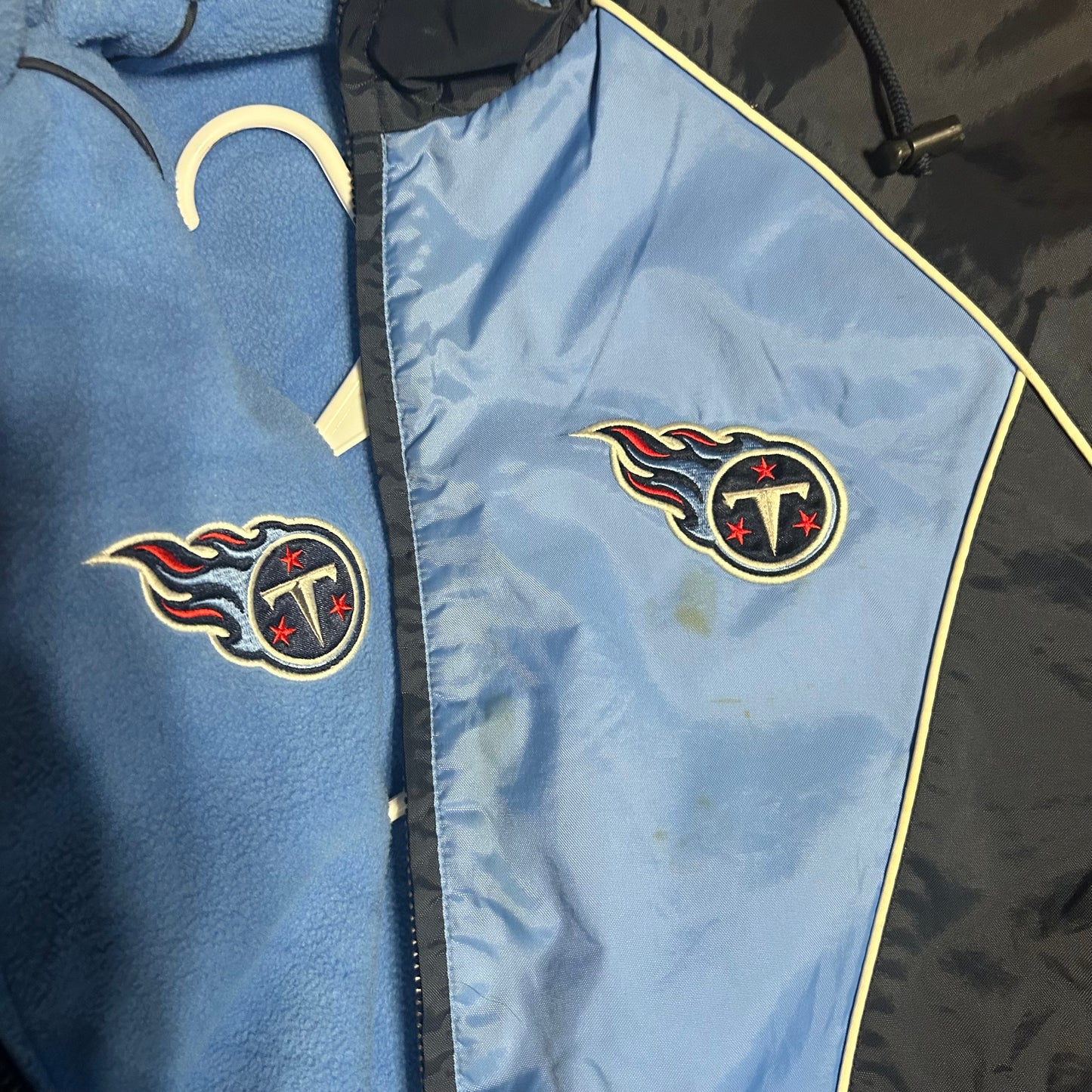 Tennessee Titans Reversible Windbreaker Fleece Lined Jacket Winter Coat - Large - 23” x 29”