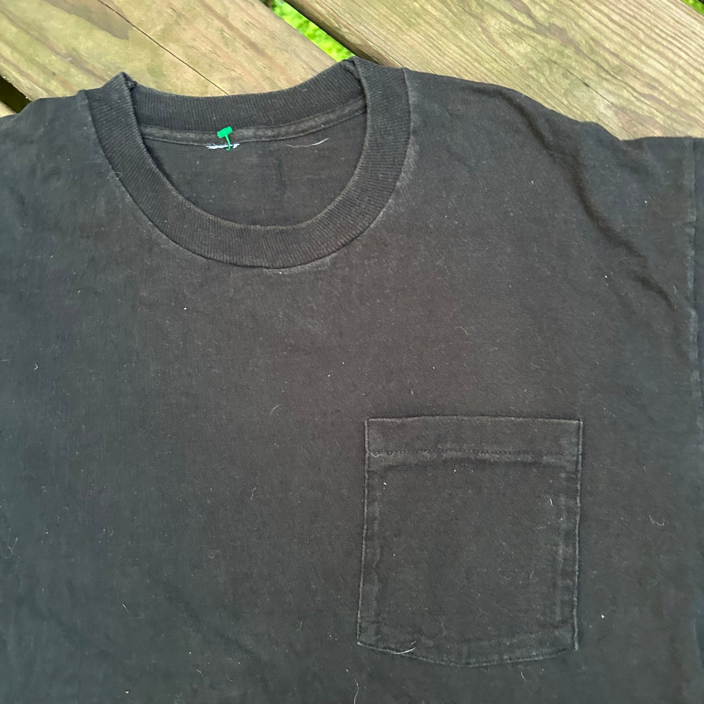 90’s Black Blank Pocket Tshirt - Large - 23” x 28”