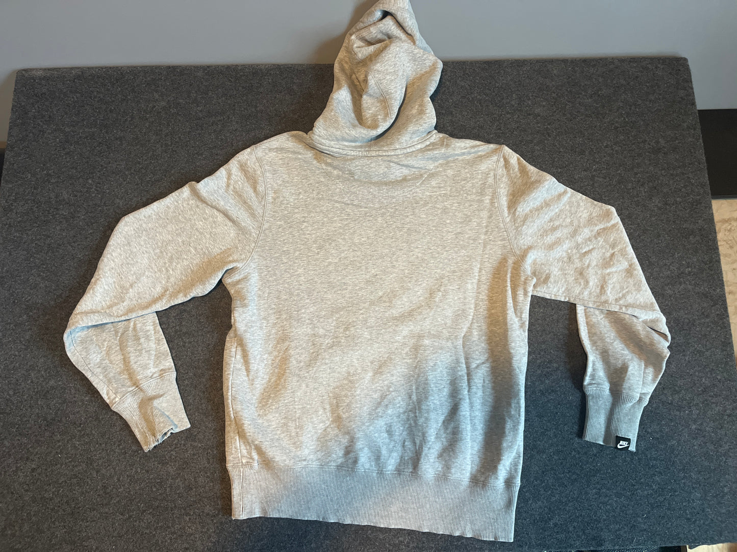 Nike Hooded Sweatshirt - Medium - 21" x 24"