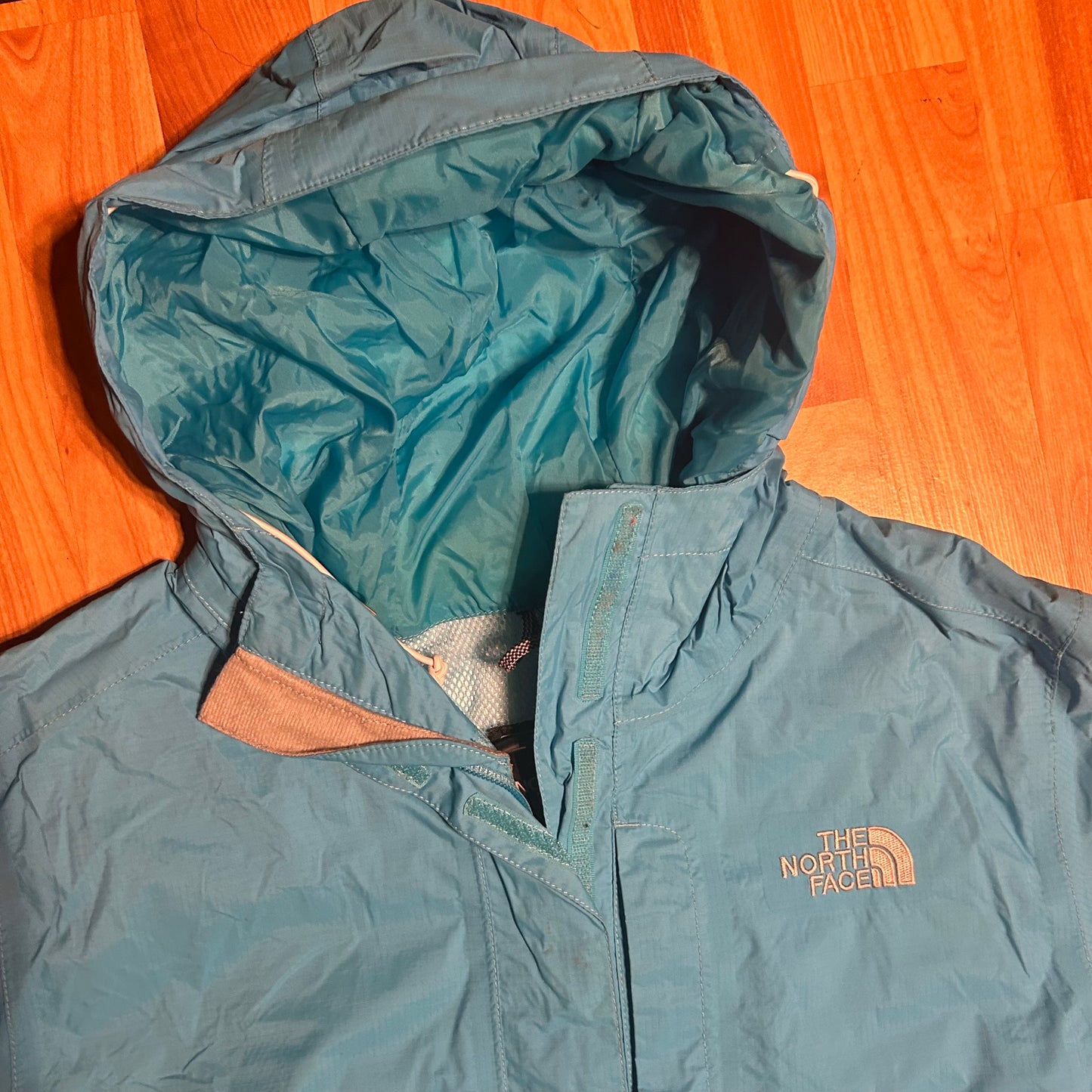 The North Face Windbreaker Winter Jacket Coat - Medium - 21.5” x 26.5”