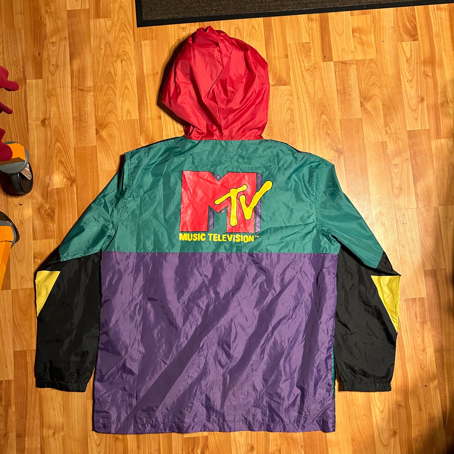 MTV Music Television Windbreaker Rain Jacket Zip Up Coat - XLarge - 27” x 31”