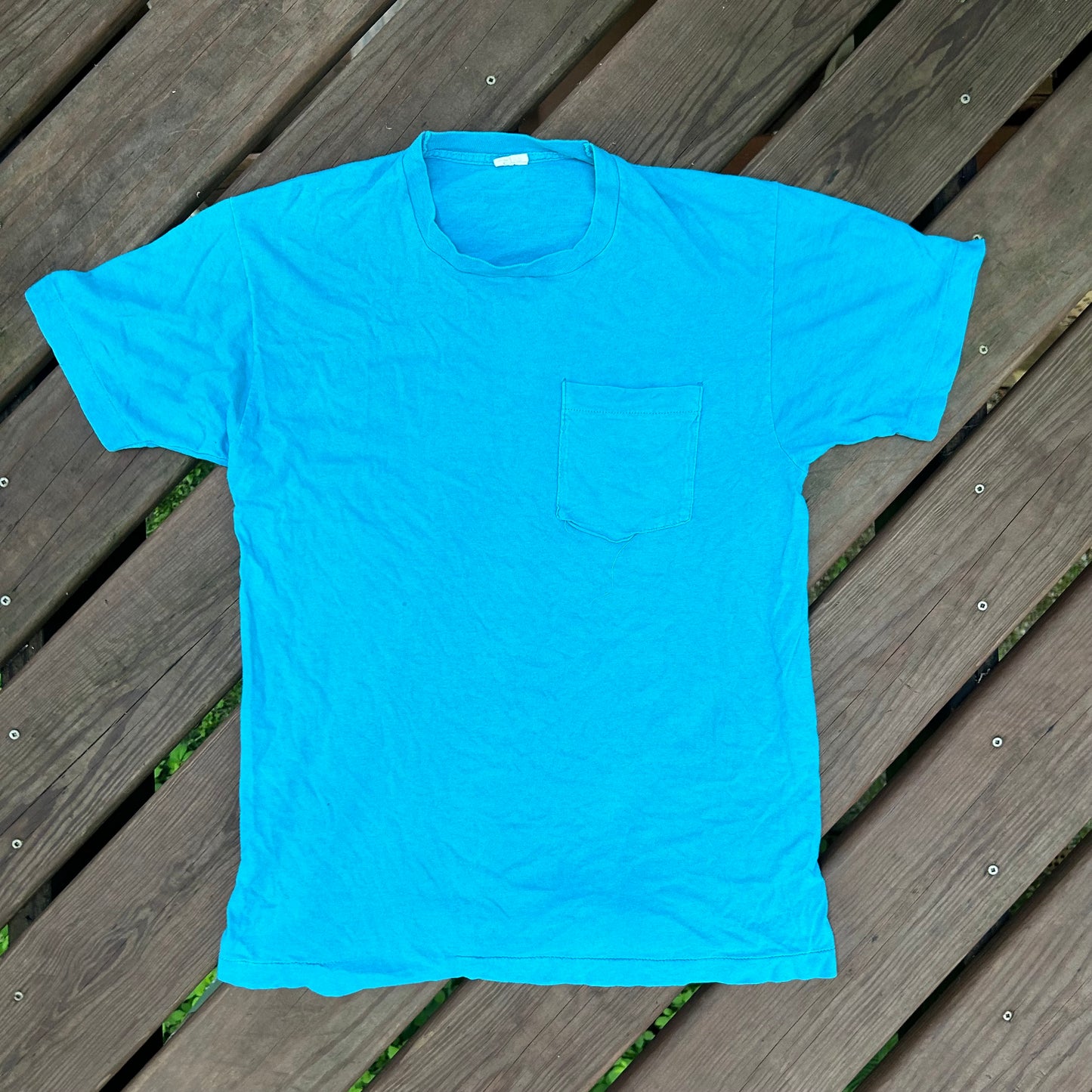 80/90’s Blank Turquoise Pocket Tshirt - Small - 19” x 27”