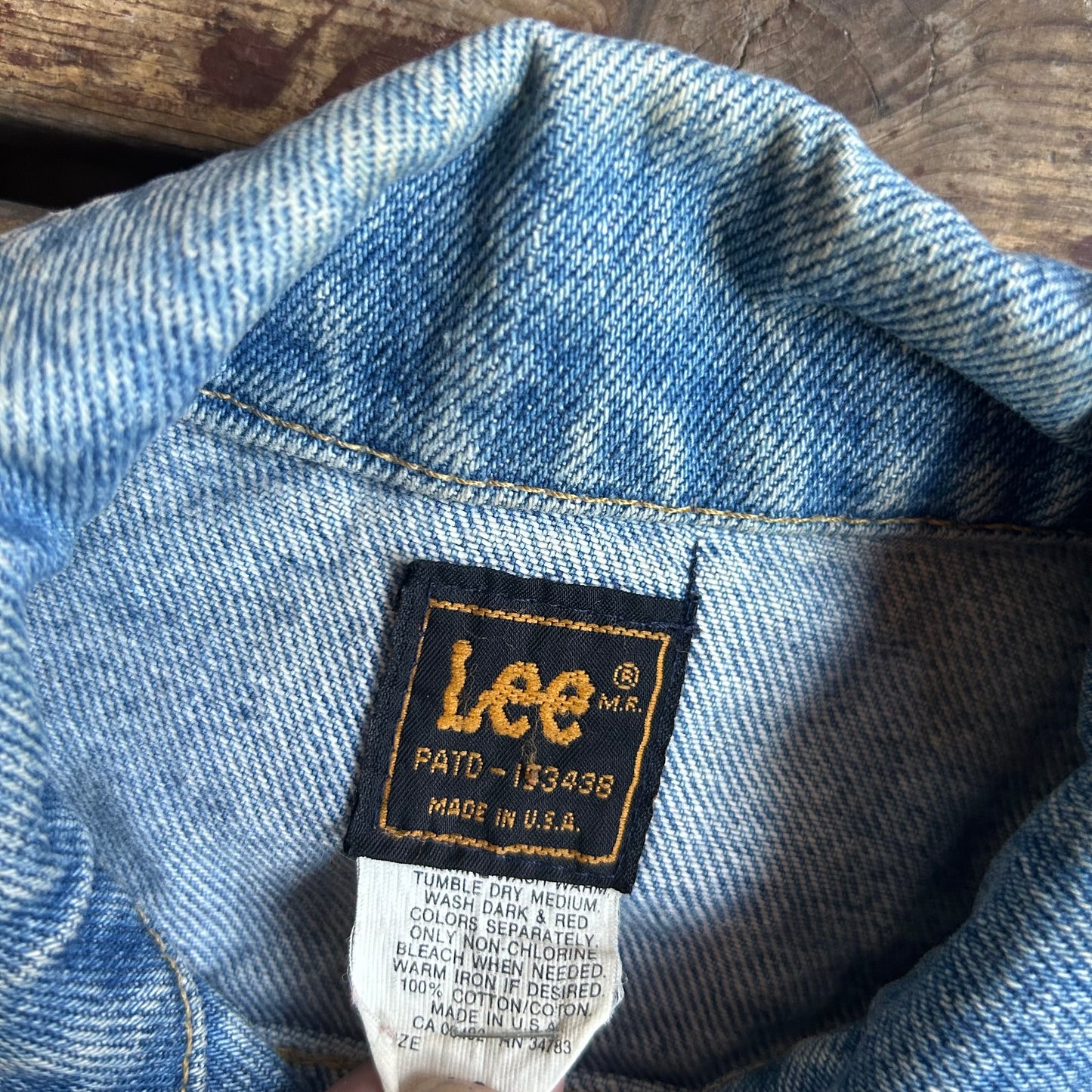 80/90’s Lee Light Wash Denim Jean Jacket - Small - 18” x 21”