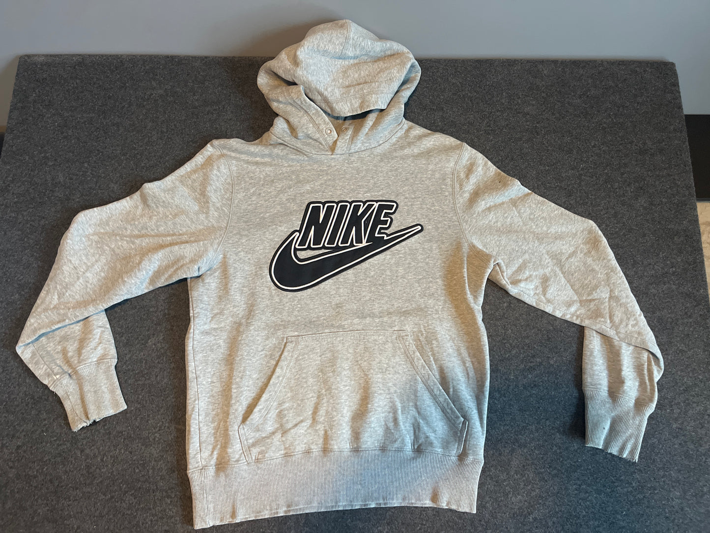 Nike Hooded Sweatshirt - Medium - 21" x 24"