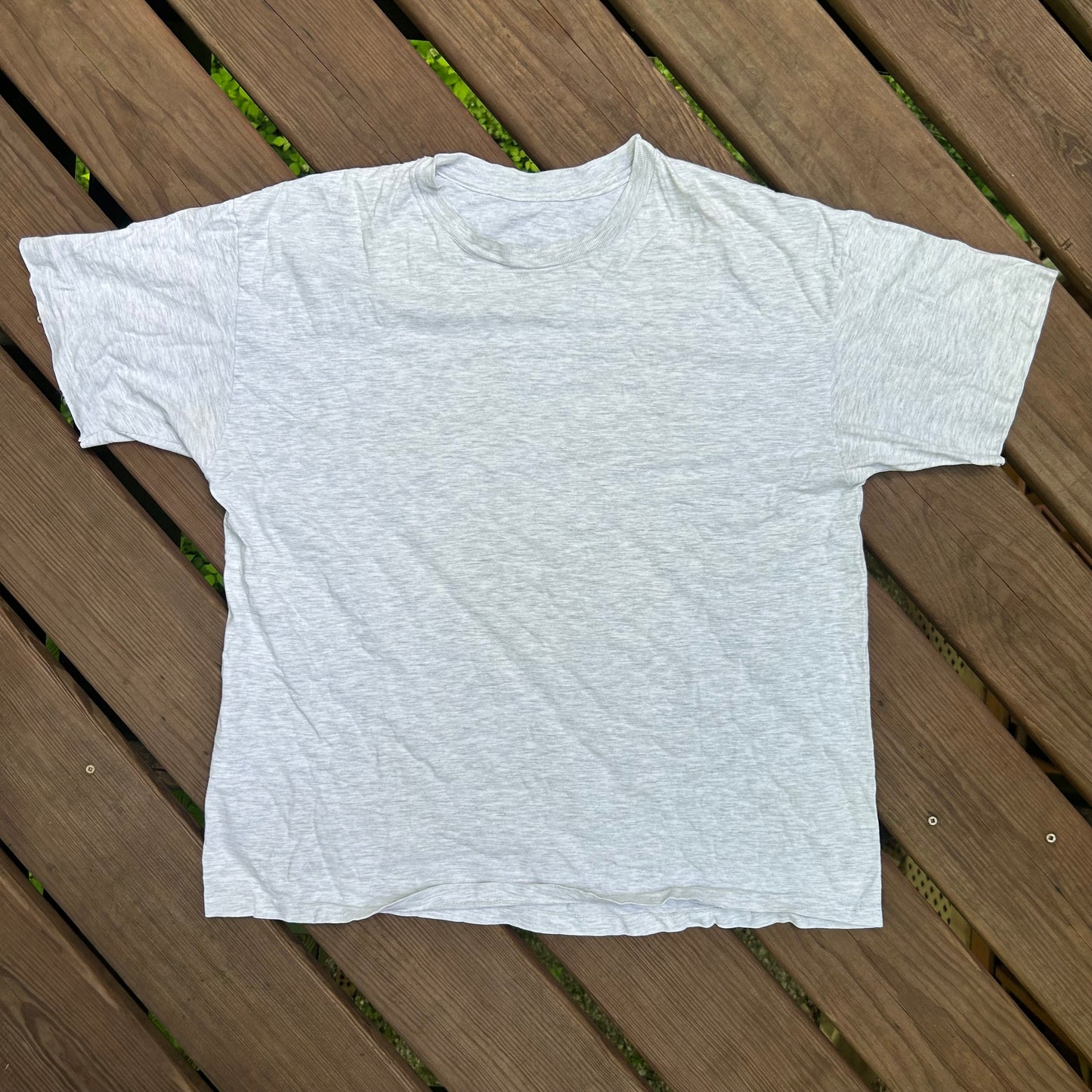 80/90’s Blank Grey Tshirt - Large - 23” x 28”