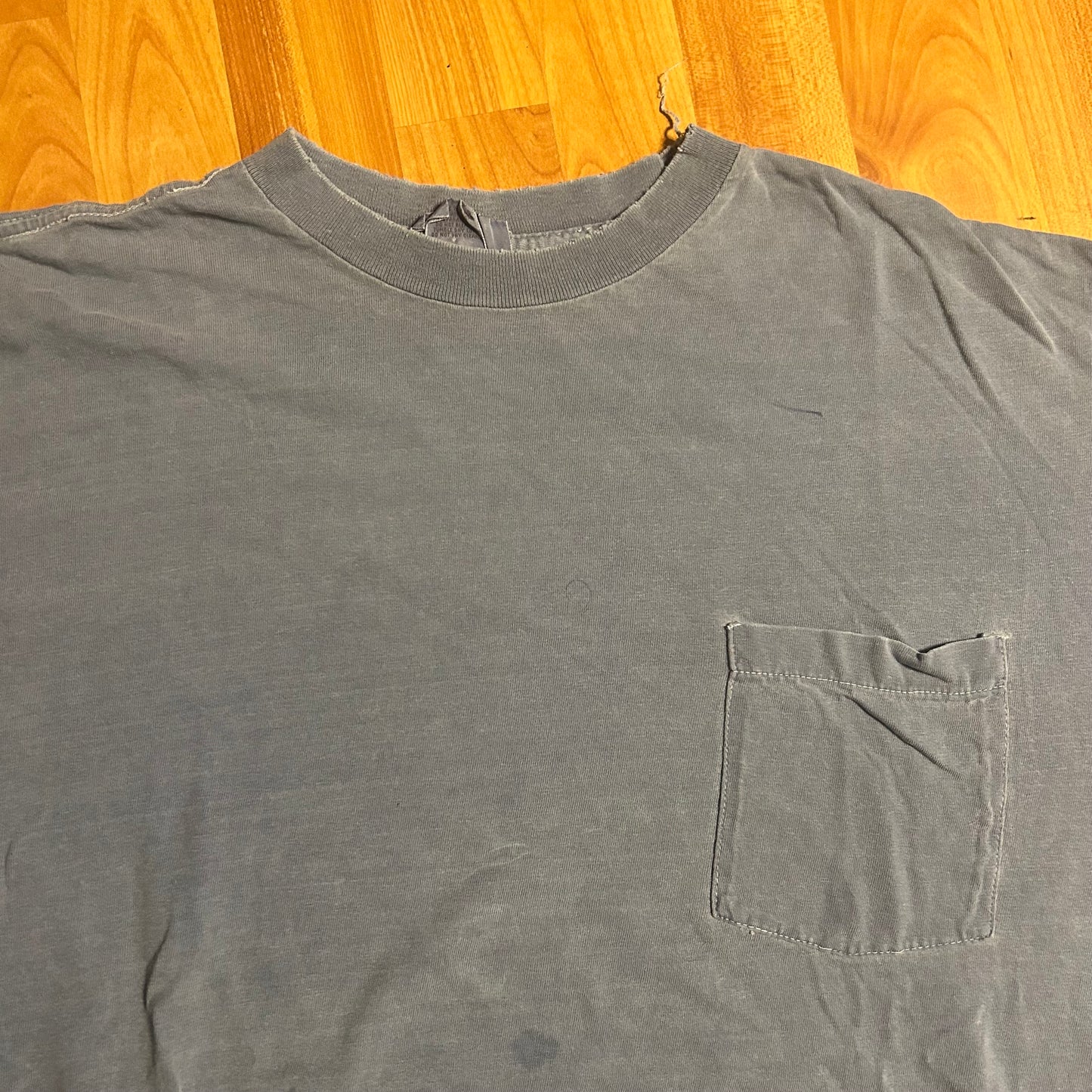 90’s Banana Republic Single Stitch Distressed Blank Faded Light Blue Pocket Tshirt - Large - 23” x 28”