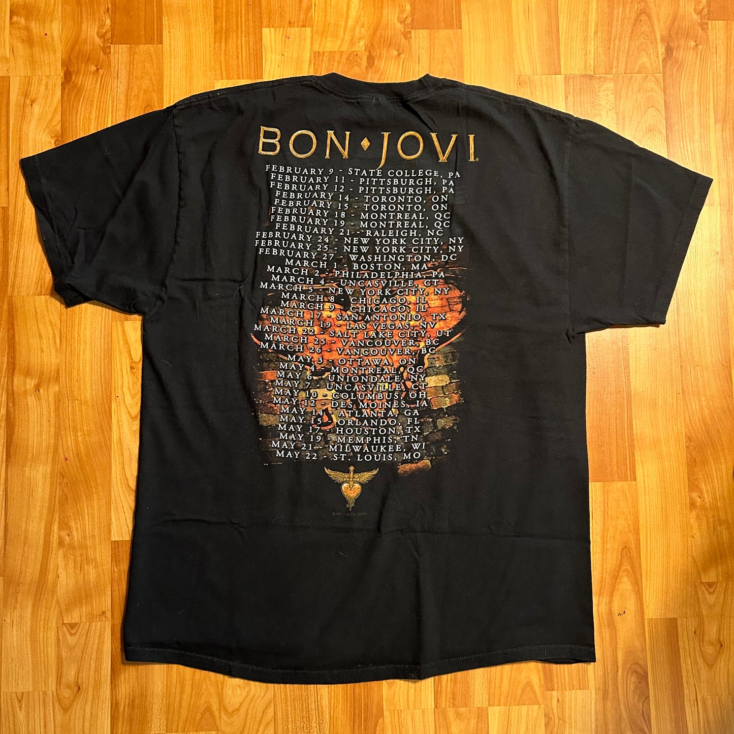 2011 Bon Jovi Hanes Heavyweight Tour Band Music Tshirt - Large - 22” x 30”