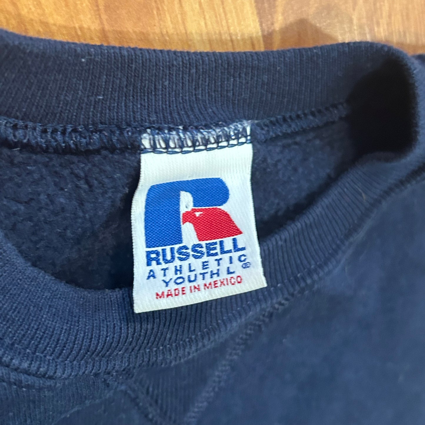 00’s Navy Blank Russell Athletics Crewneck Sweatshirt - Small - 19” x 23”