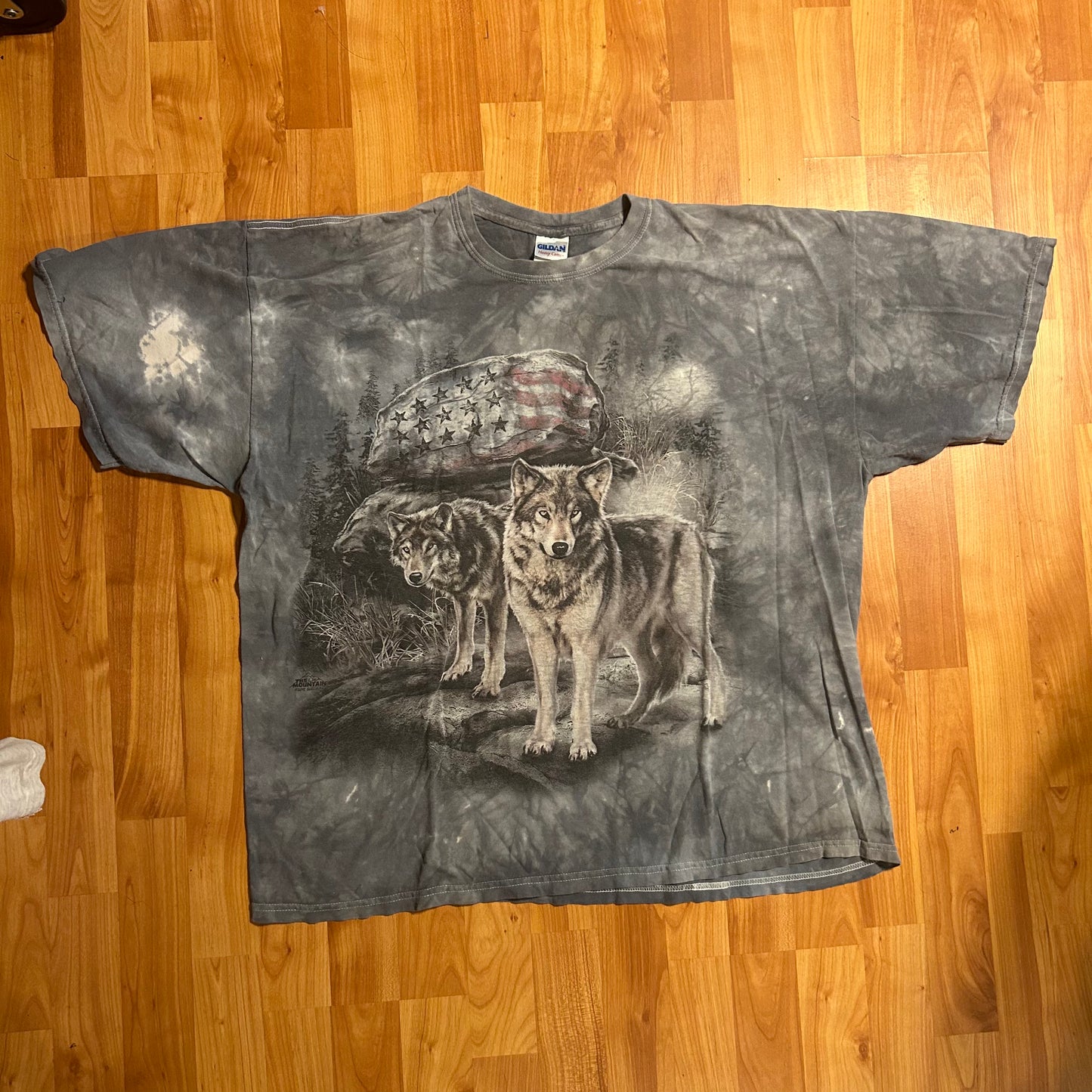 Gildan Wolf America Tie Dye Tshirt - XLarge - 25” x 28”