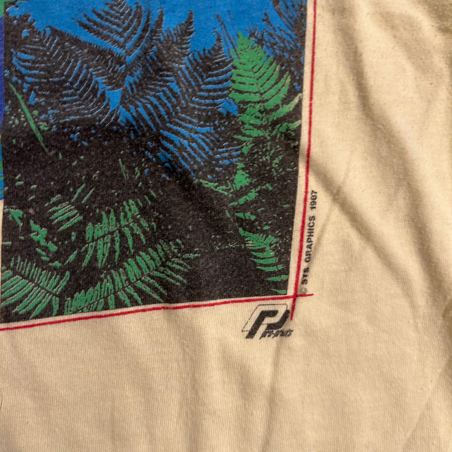 80/90’s Hanes Pro Prints Beach Tshirt - Medium - 21” x 26”