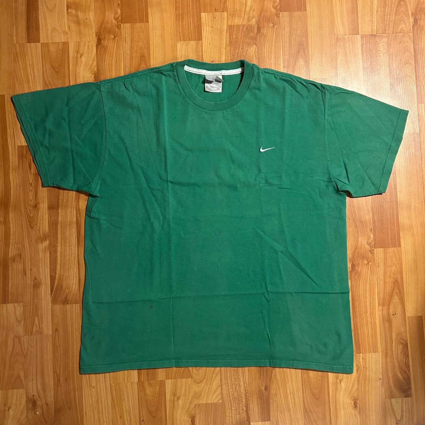 00’s Nike Mini Swoosh Green Tshirt - XLarge - 25” x 28.5”