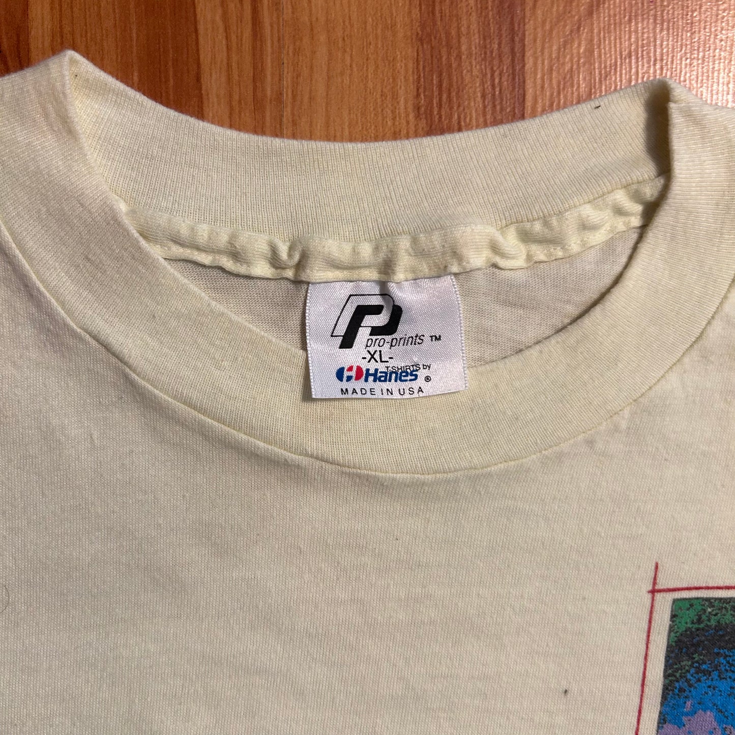 80/90’s Hanes Pro Prints Beach Tshirt - Medium - 21” x 26”