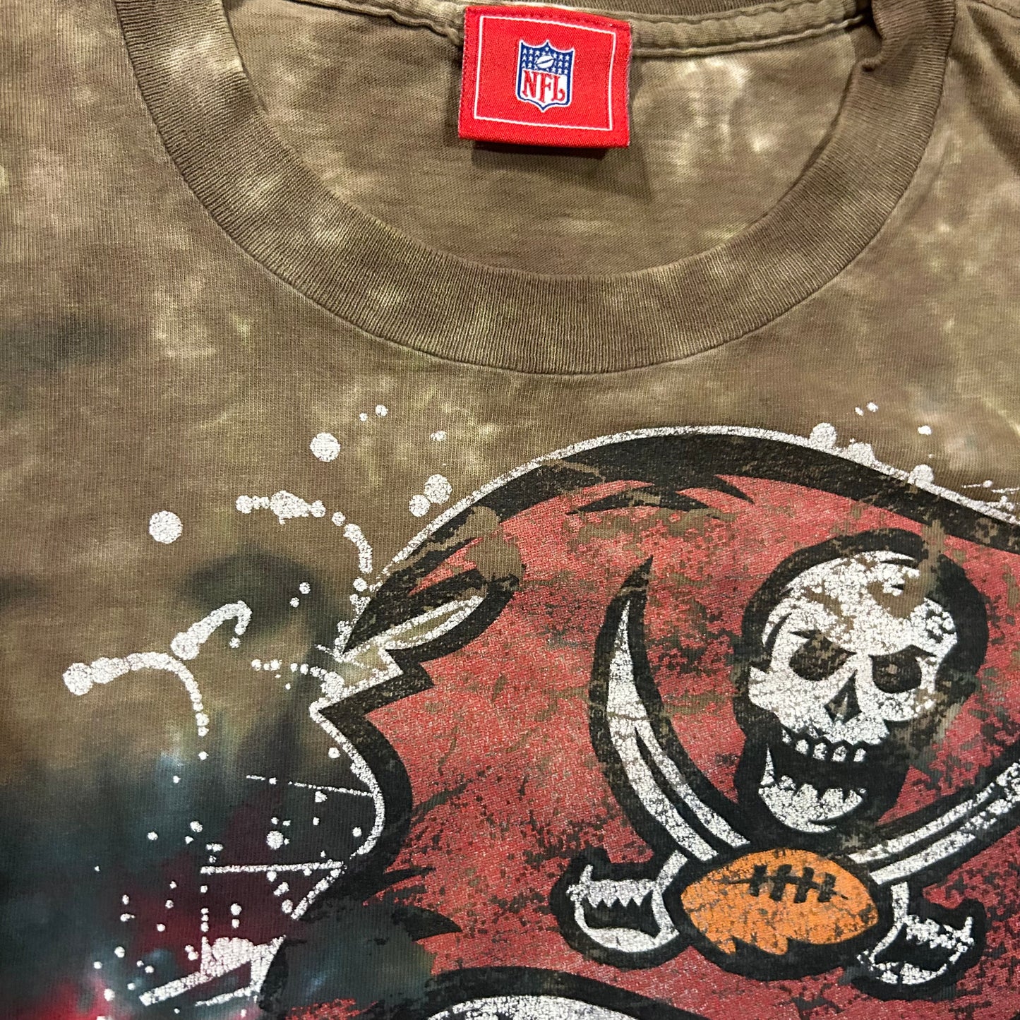 NFL Tampa Bay Buccaneers Tie Dye Tshirt - Medium - 20” x 25”