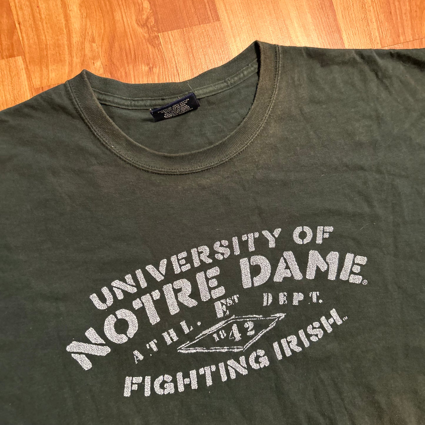 Notre Dame Fighting Irish University Green Tshirt - XLarge - 26" x 31"