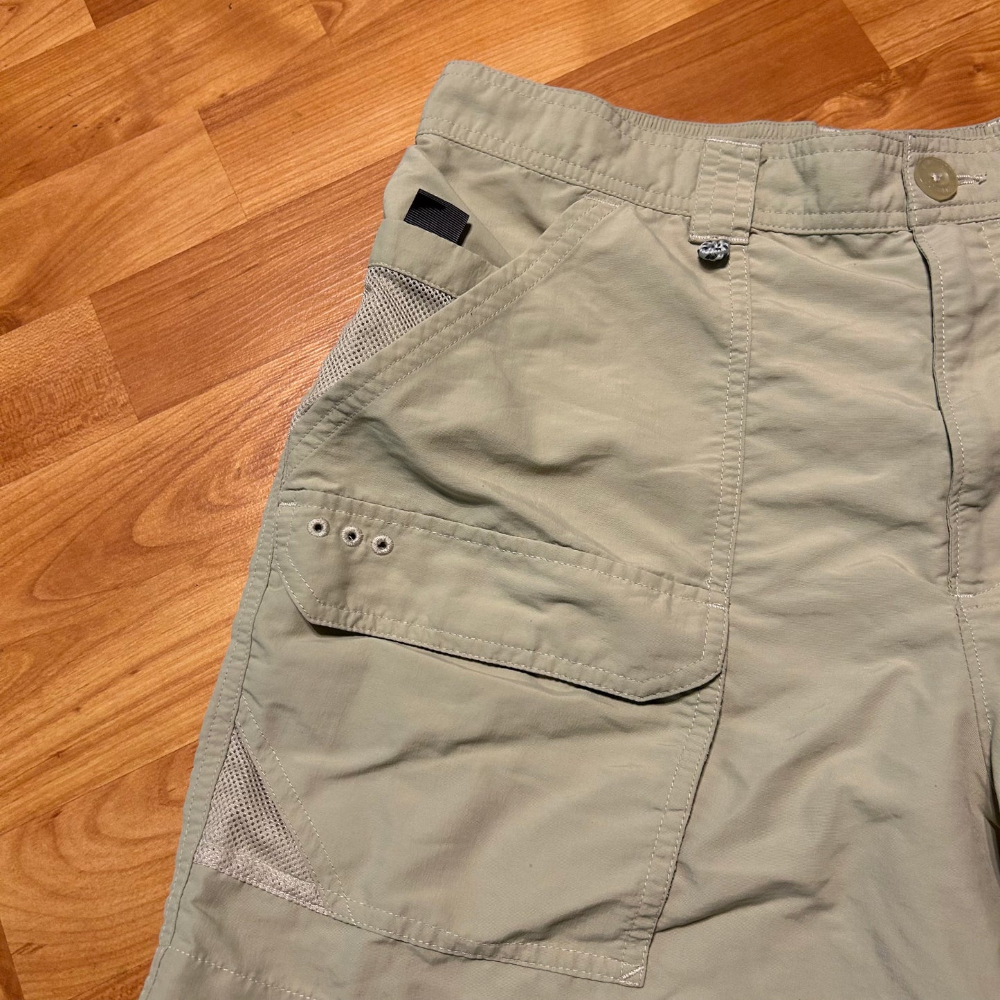 Columbia PFG Performance Fishing Gear Khaki Nylon Cargo Shorts - 32" x 6"
