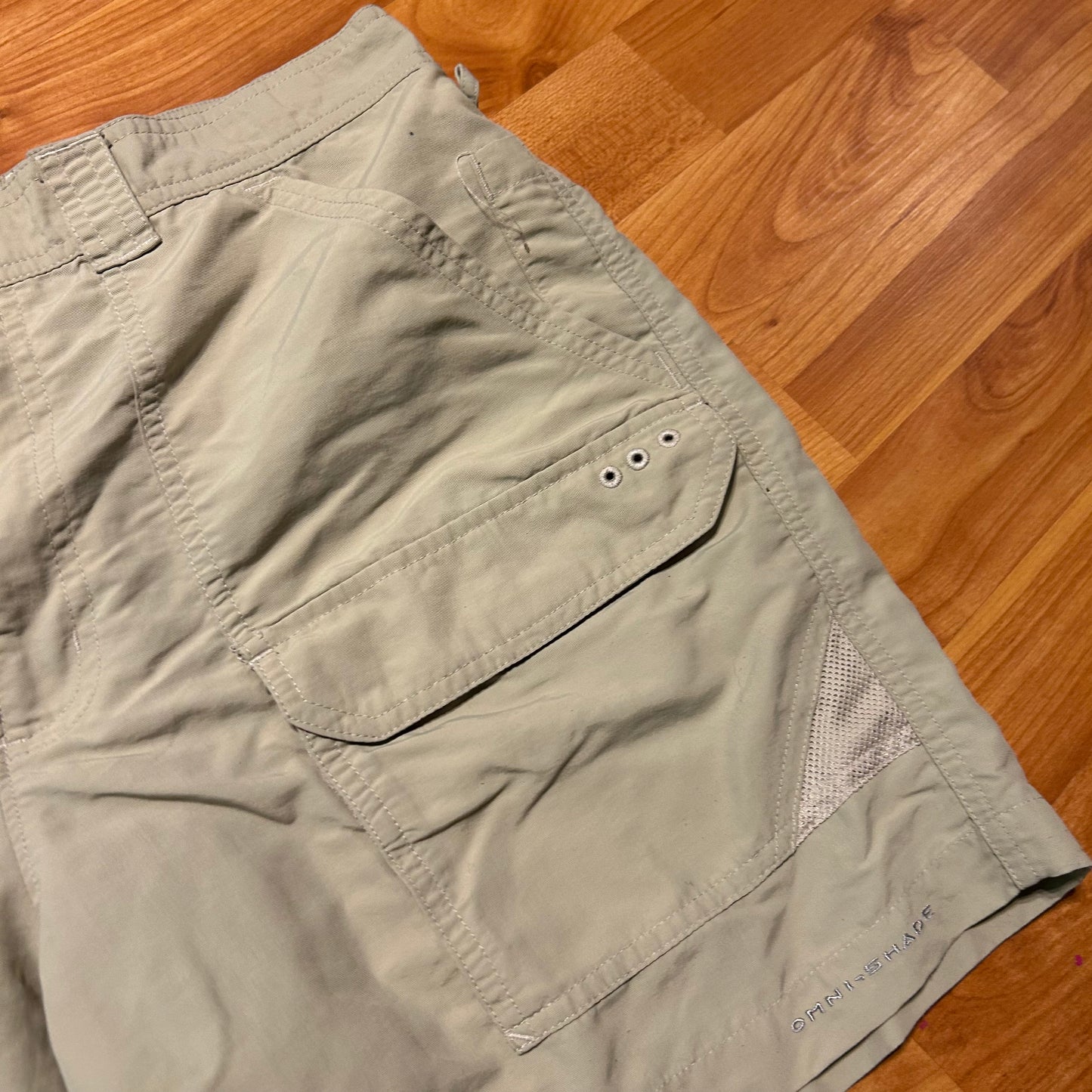 Columbia PFG Performance Fishing Gear Khaki Nylon Cargo Shorts - 32" x 6"