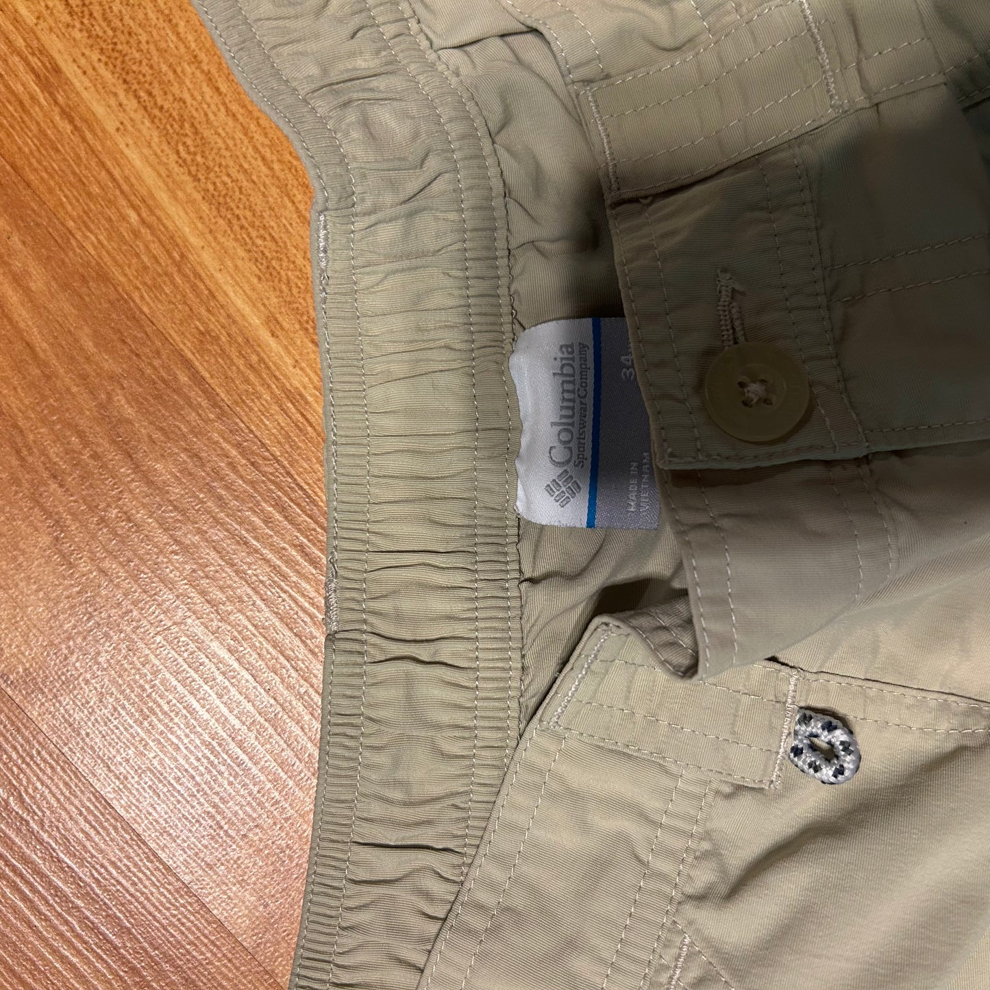 Columbia PFG Performance Fishing Gear Khaki Nylon Cargo Shorts - 32" x 6"