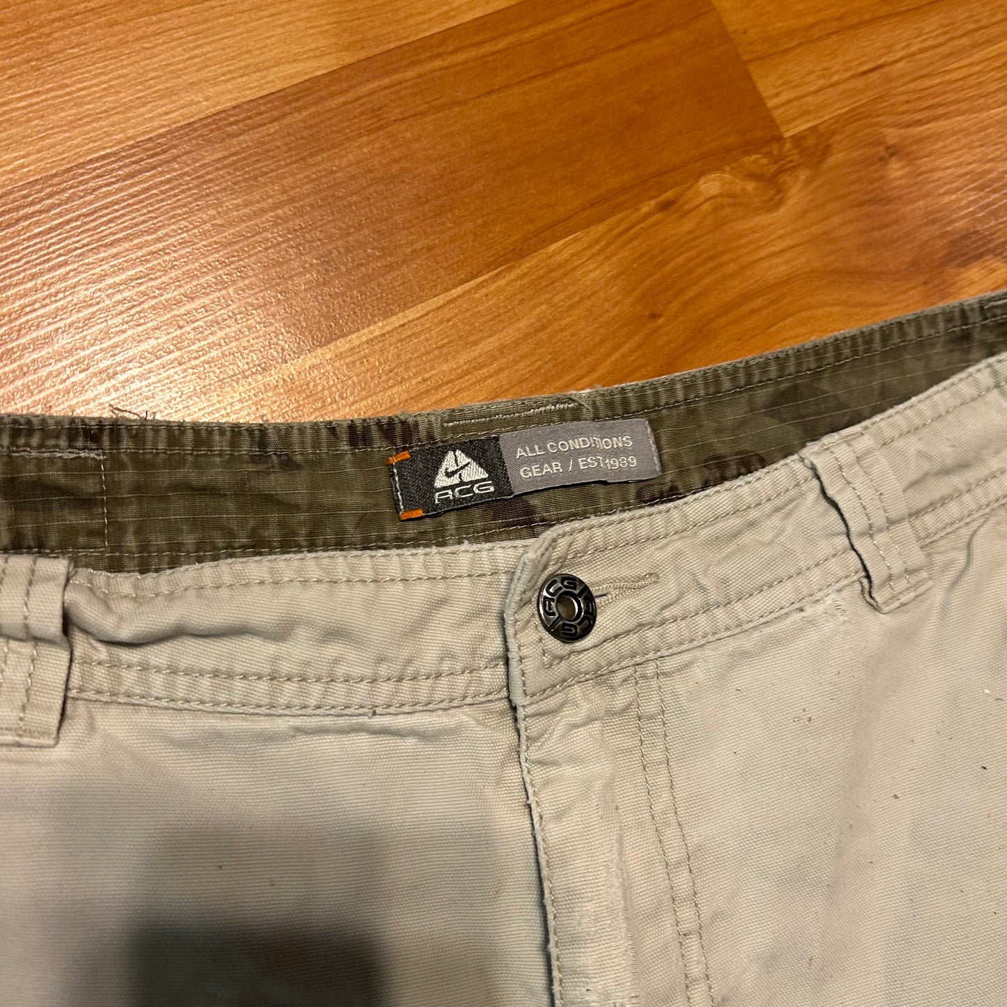 Nike ACG All Conditions Gear Khaki Cargo Shorts - 32" x 9.5"