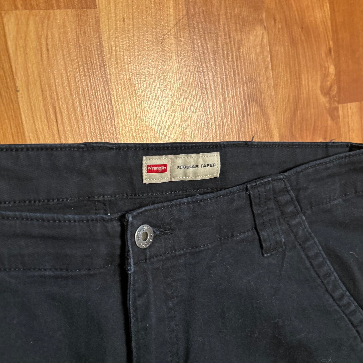 Wrangler Regular Taper Black Cargo Pants - 34" x 29"
