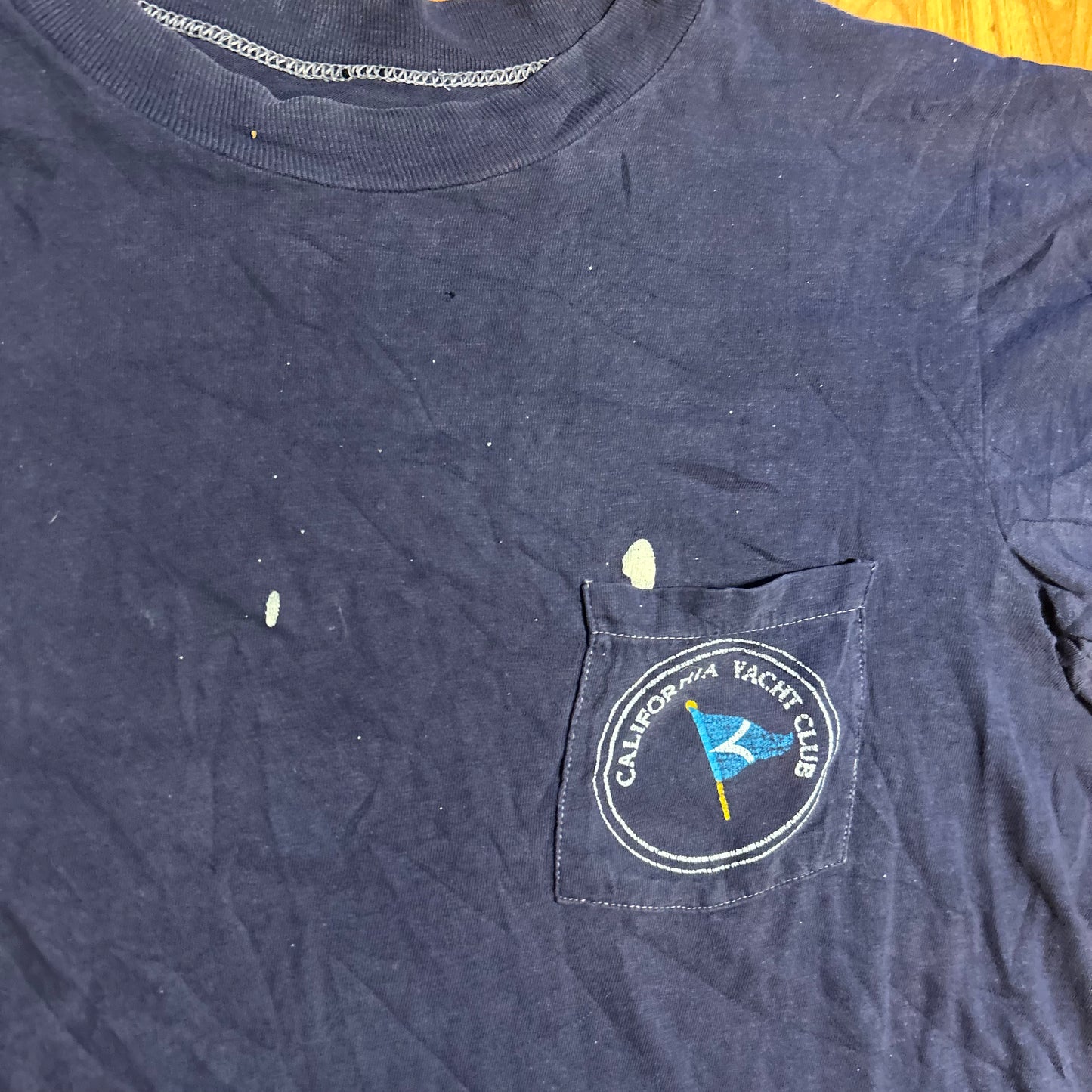 80/90's California Yacht Club Navy Blue Painter Pocket Tshirt - Medium - 21" x 24"